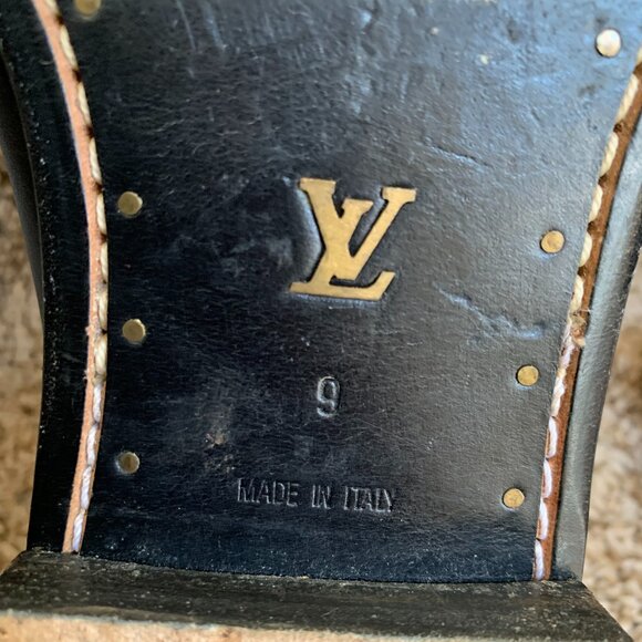 Louis Vuitton Men\'s Black Leather Shoes.